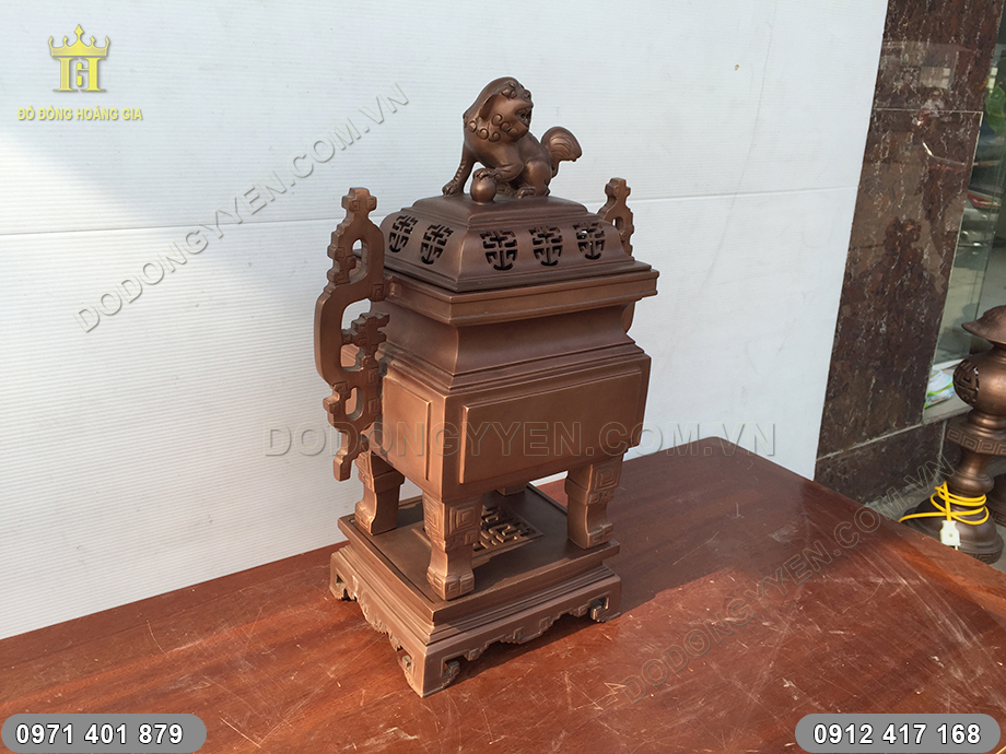 tam sự đỉnh vuông